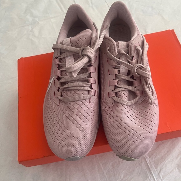 Nike Zoom Air Pegasus 38 - Picture 3 of 8